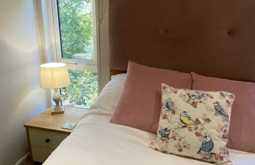 Longridge Cabin | A Charming, Romantic Lodge with Panoramic Views