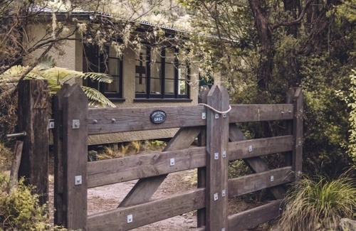 Torrent Bay House | A charming Torrent Bay bach in the heart of Abel Tasman!
