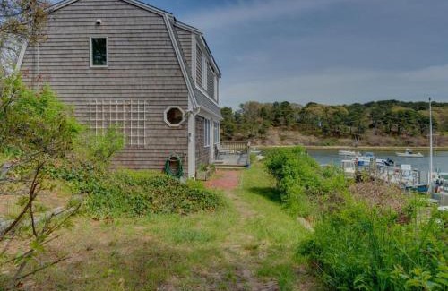 West Chatham House | A Chatham Pearl on Oyster River