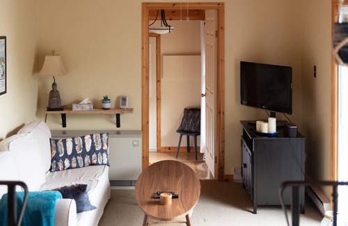 Chester Cottage | A Chester Lakeside Retreat