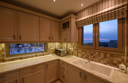Kamilari Villa | A chic and luxurious villa with private pool.