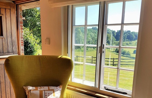 Burpham Cottage | A chic country cottage idyllically situated in the glorious Arundel countryside.