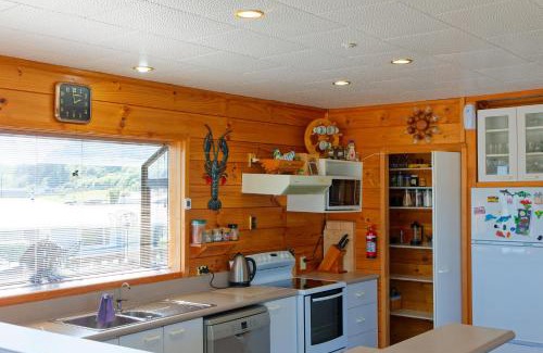 South Bay House | A Classic Kiwi Bach in South Bay