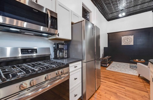 Kamm's Corners Apartment | A Cleveland Modern and Historic Apartment Unit 105