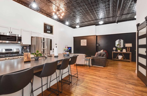 Kamm's Corners Apartment | A Cleveland Modern and Historic Apartment Unit 105