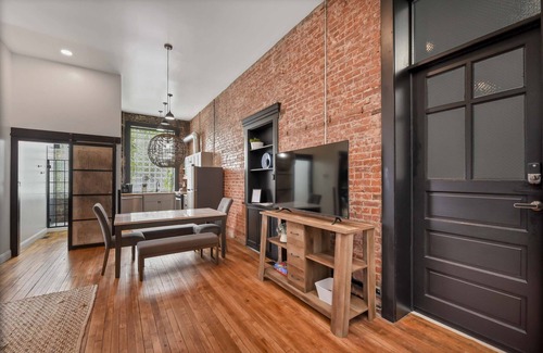 Kamm's Corners Apartment | A Cleveland Modern and Historic Apartment