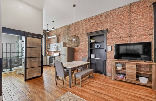 Kamm's Corners Apartment | A Cleveland Modern and Historic Apartment