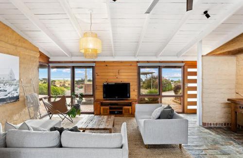 Coronet Bay House | A Coastal Haven