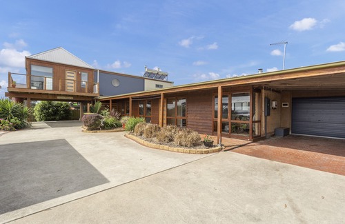 Coronet Bay House | A Coastal Haven