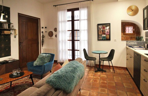 Pezenas Apartment | A cocoon for two in the heart of old Pézenas