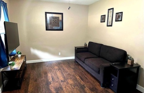 Lakeland Apartment | A comfortable 1bed 1 bath apartment located in a quit community.