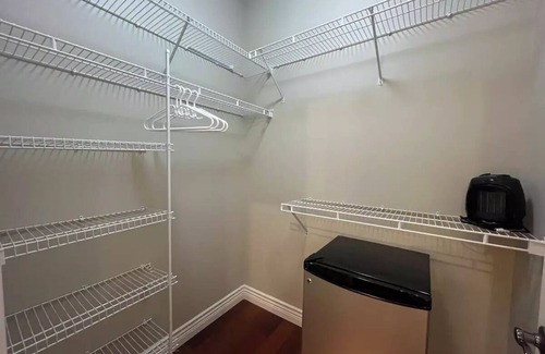 Richmond House | A comfortable bedroom with private washroom close to YVR in Richmond
