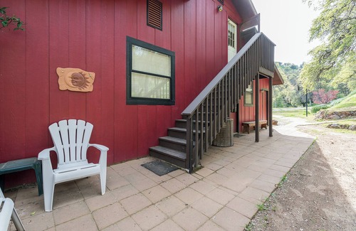 Ahwahnee Cottage | A comfortable one bedroom studio