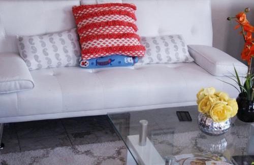 Oakland Apartment | A comfortable place to relax