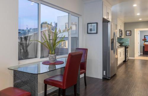 Oakland Apartment | A comfortable place to relax