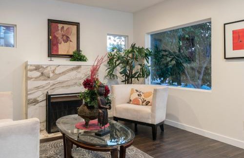 Oakland Apartment | A comfortable place to relax