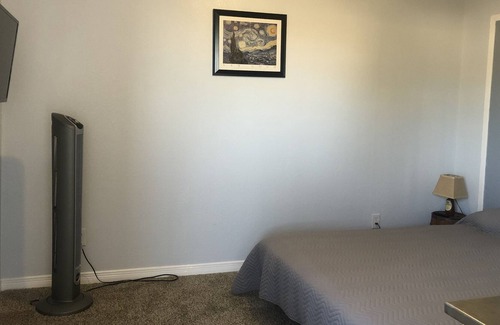 Mesilla Park Apartment | A comfortable studio with a full bathroom