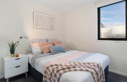 Kensington Apartment | A Comfy & Cozy 2BR Apt Near Flemington Races