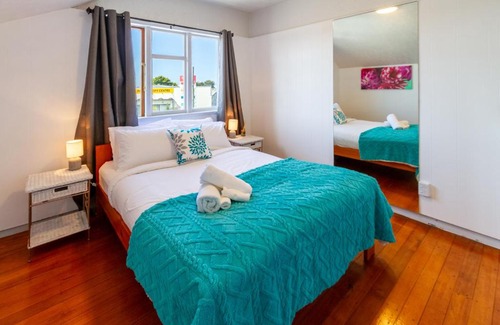 Hornby Apartment | A comfy family stay near Hornby Mall Sleeps 8