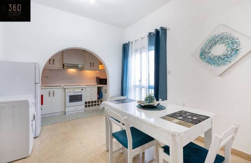 Il-Balluta Apartment | A comfy Seafront 1BR APT, in Tower Road in Sliema