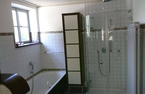 Kranichfeld Apartment | A complete vacation home with 4 bedrooms for up to 11 people