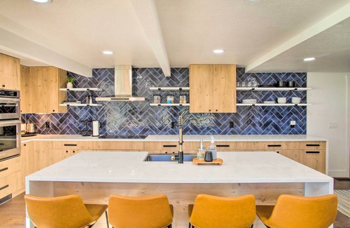 Twin Lakes House | A Contemporary Dream: Lakefront Rathdrum Oasis!