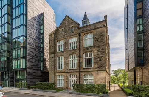 Laurieston Apartment | A contemporary one-bedroom apartment located in the heart of Edinburgh's city centre. Sleeps 2.