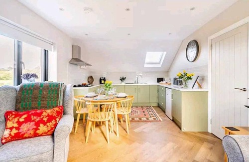 Banbridge Apartment | A cosy 2 Bedroom apartment situated in Banbridge. 30mins from Belfast.