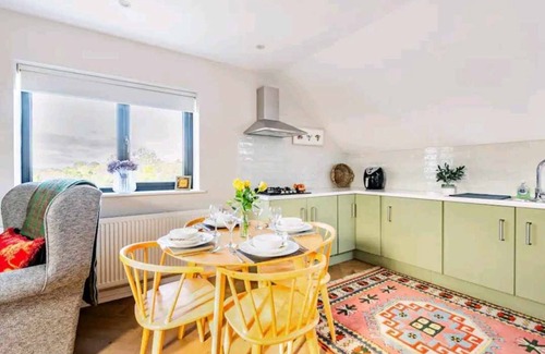 Banbridge Apartment | A cosy 2 Bedroom apartment situated in Banbridge. 30mins from Belfast.