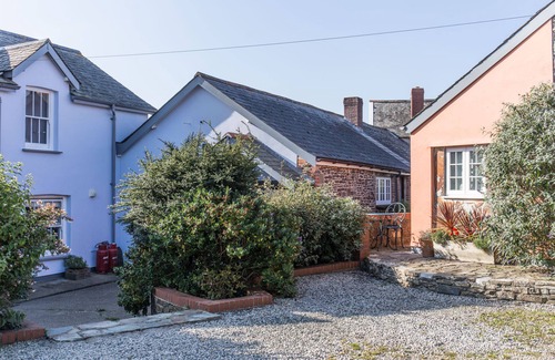 Hartland Cottage | A cosy, beamy cottage near the SW coast path in the Hartland Peninsula AONB