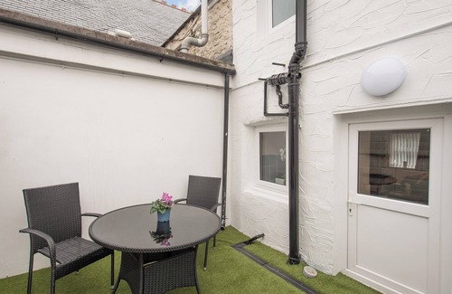 Llanrhystud Cottage | A cosy coastal cottage, offering a beautiful retreat for two.