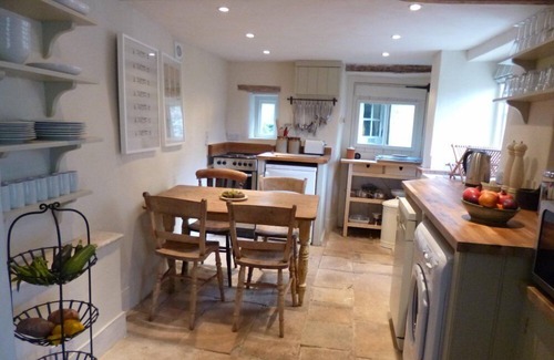 Witney Cottage | A cosy Cotswold cottage near Blenheim Palace, Oxford,