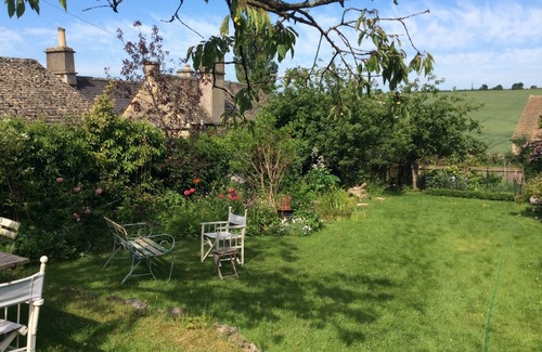 Witney Cottage | A cosy Cotswold cottage near Blenheim Palace, Oxford,