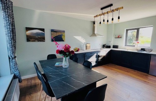 Cloghane Cottage | A cosy cottage on our family farm, minutes from Conor Pass