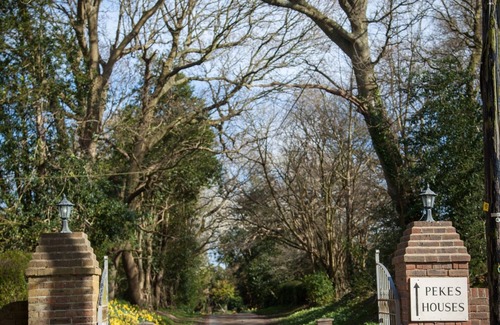 Chiddingly House | A cosy country Cottage with private garden & lovely views in a private estate
