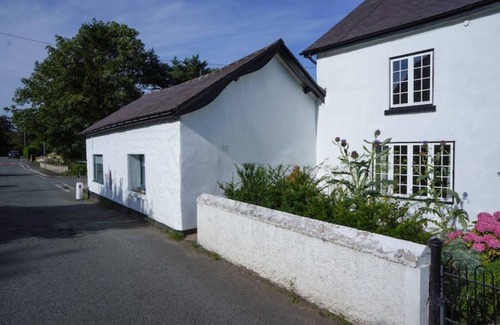 Cilcain House | A Cosy Cwtch in the Clwydians