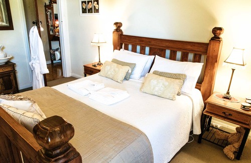 Robertson Other | A cosy farmhouse getaway with picturesque views over rolling green pastures