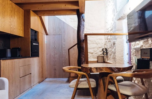 Sortelha House | a cosy one-bedroom duplex accommodation unit