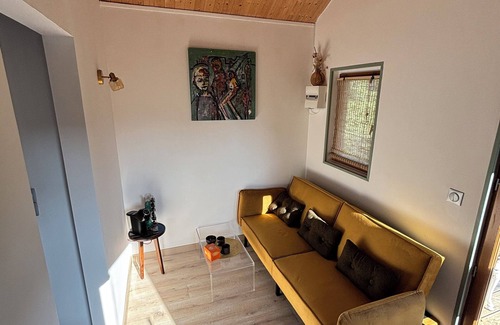 Conteville Ski Chalet | A cottage in an orchard