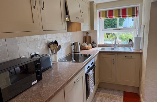 Pooley Bridge Cottage | A cottage that sleeps 2 guests in 1 bedroom