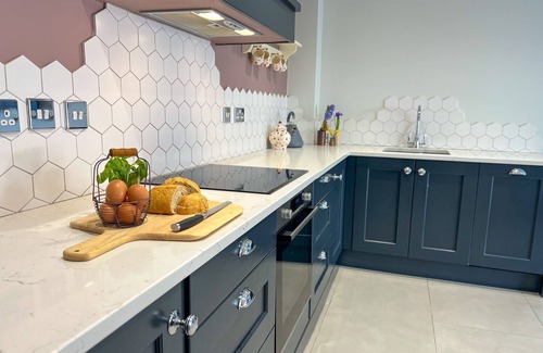 Carlisle Cottage | A cottage that sleeps 2 guests in 1 bedroom