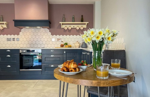 Carlisle Cottage | A cottage that sleeps 2 guests in 1 bedroom