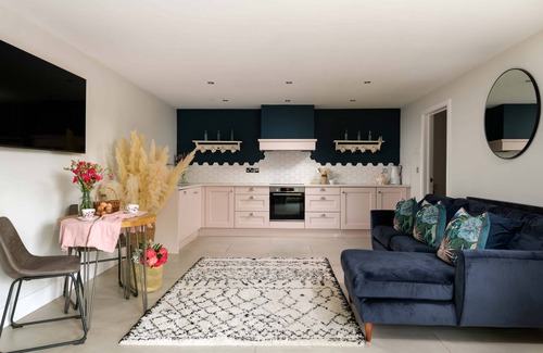 Carlisle Cottage | A cottage that sleeps 2 guests in 1 bedroom