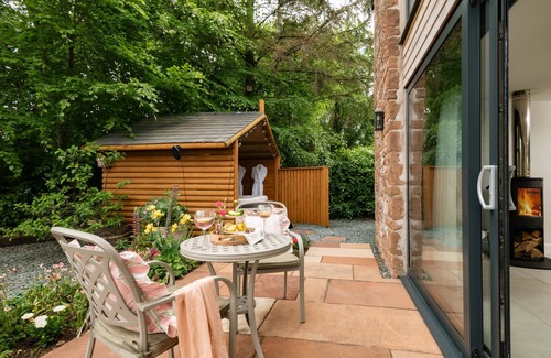 Carlisle Cottage | A cottage that sleeps 2 guests in 1 bedroom