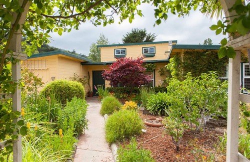 Tamalpais-Homestead Valley House | A country retreat near San Francisco