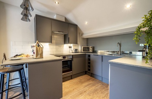 Bootham Apartment | A couples retreat that sleeps 2 guests in 1 bedroom