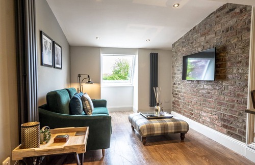 Bootham Apartment | A couples retreat that sleeps 2 guests in 1 bedroom