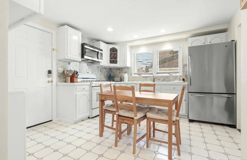 Black Rock Historic District House | A Courtland Escape - 3bedroom - Perfect for a Family Stay. Welcome