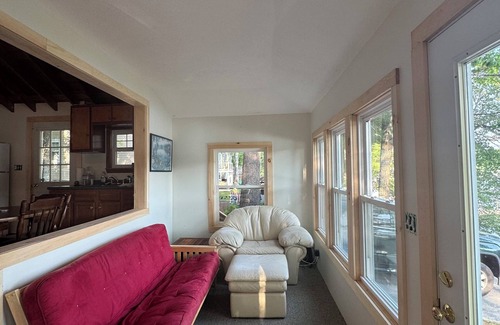 Lyman Cabin | A cozy 2-bedroom lakefront cabin nestled in Maine, feat. kayaks and private dock