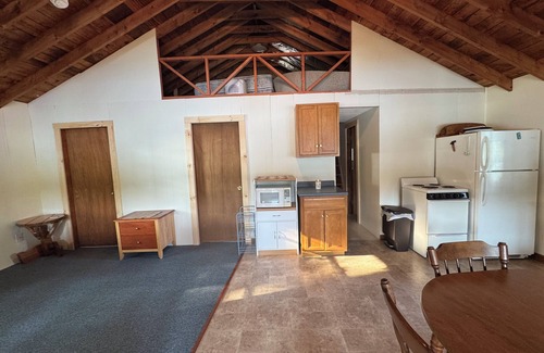 Lyman Cabin | A cozy 2-bedroom lakefront cabin nestled in Maine, feat. kayaks and private dock